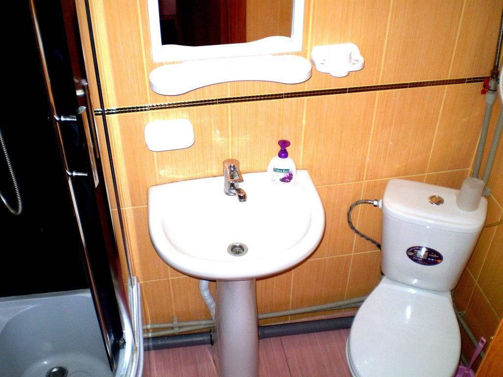 "City Center Chkalov-Sadovaya: Two-Story Wi-Fi House" Mykolaiv Room photo